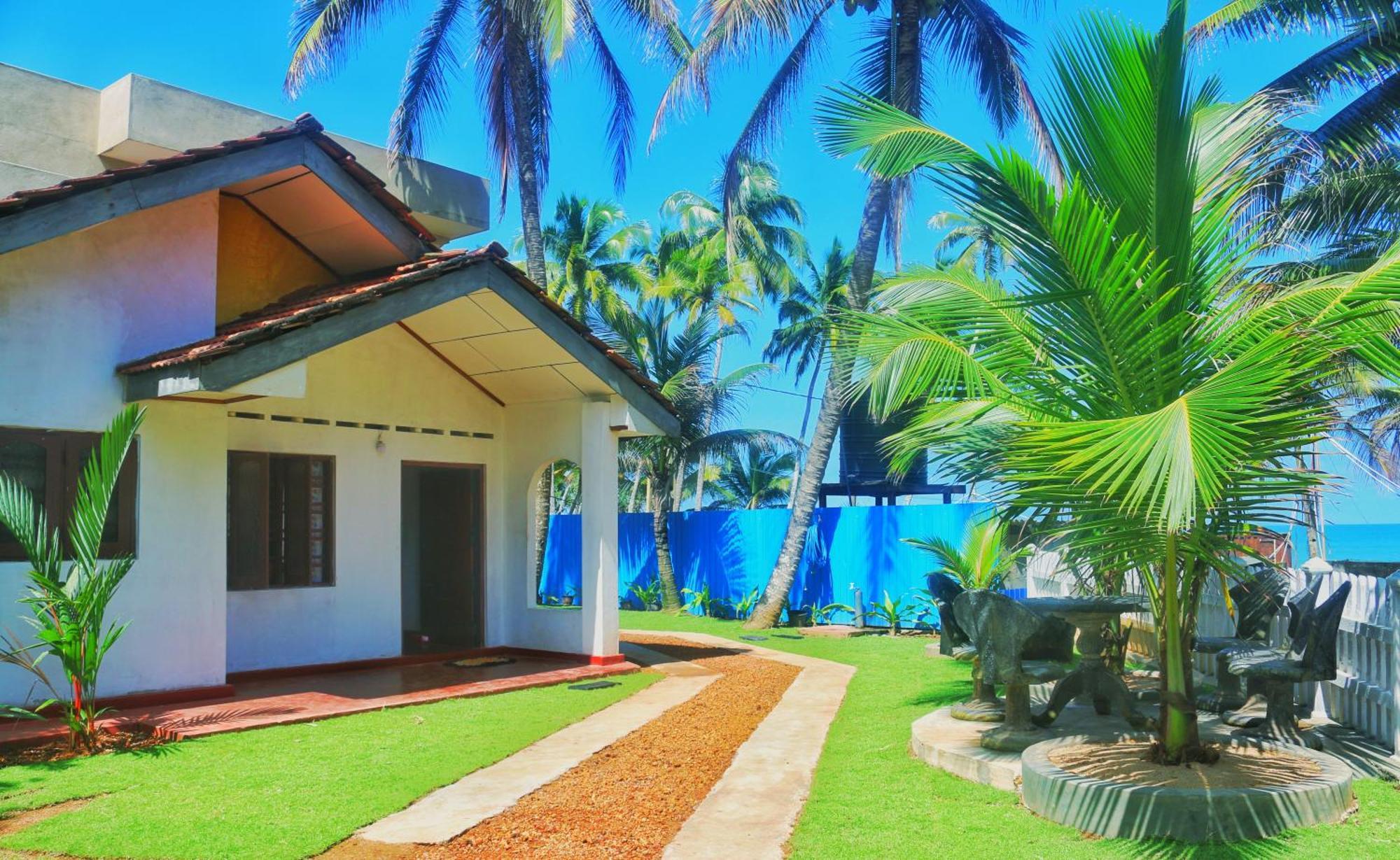 Dinuli Home Stay Ahungalla Exterior photo